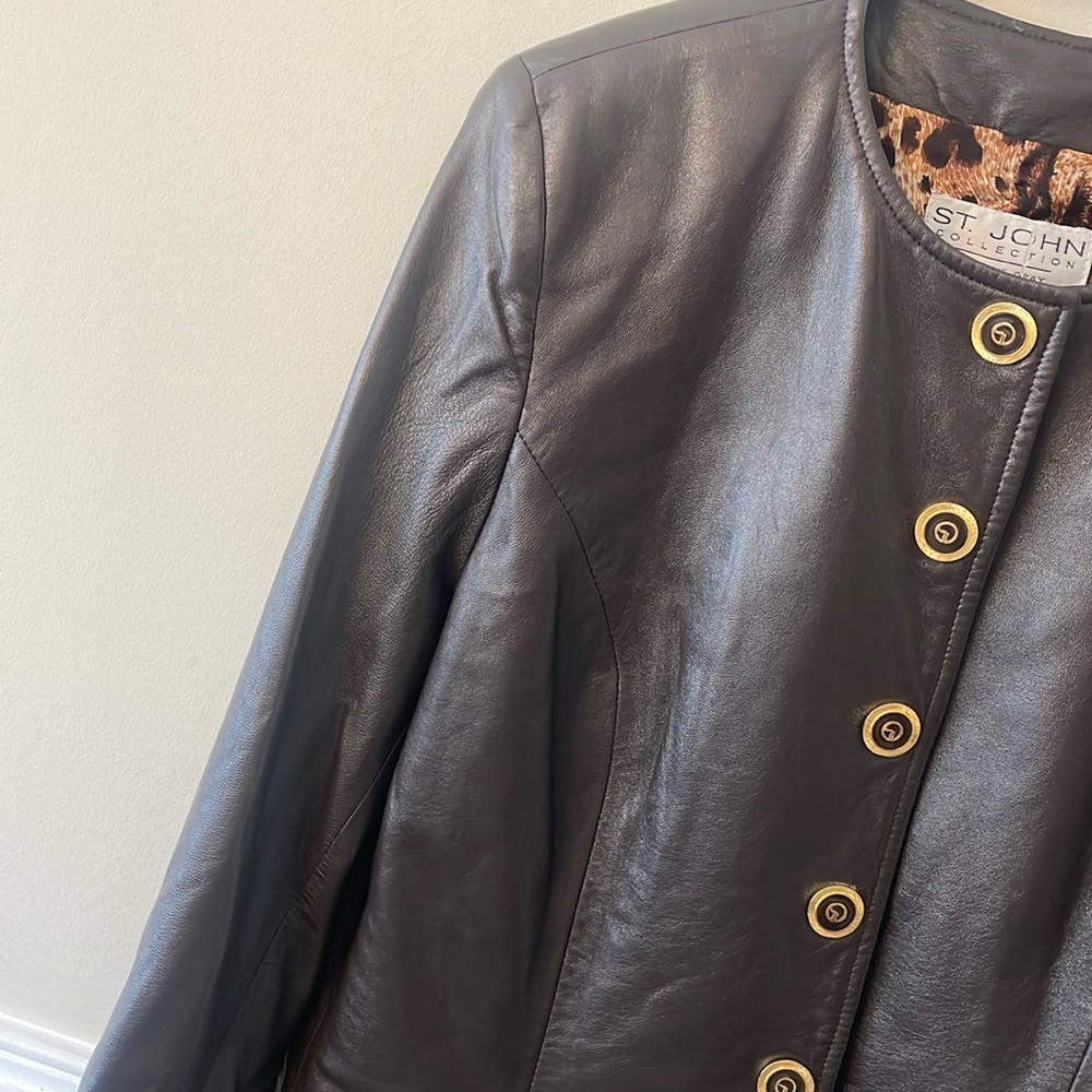 St.John vintage leather blazer with logo buttons - Picture 3 of 4